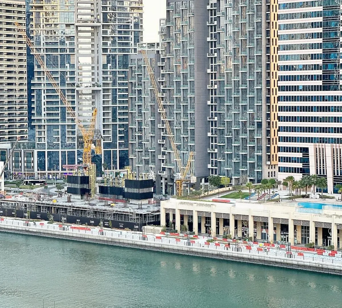 Burj Bliss - Canal-View Luxury 1Br Downtown Dubai United Arab Emirates
