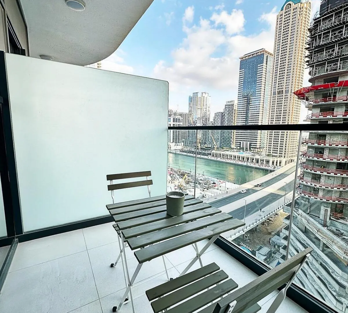 Apartment Burj Bliss - Canal-View Luxury 1Br Downtown Dubai