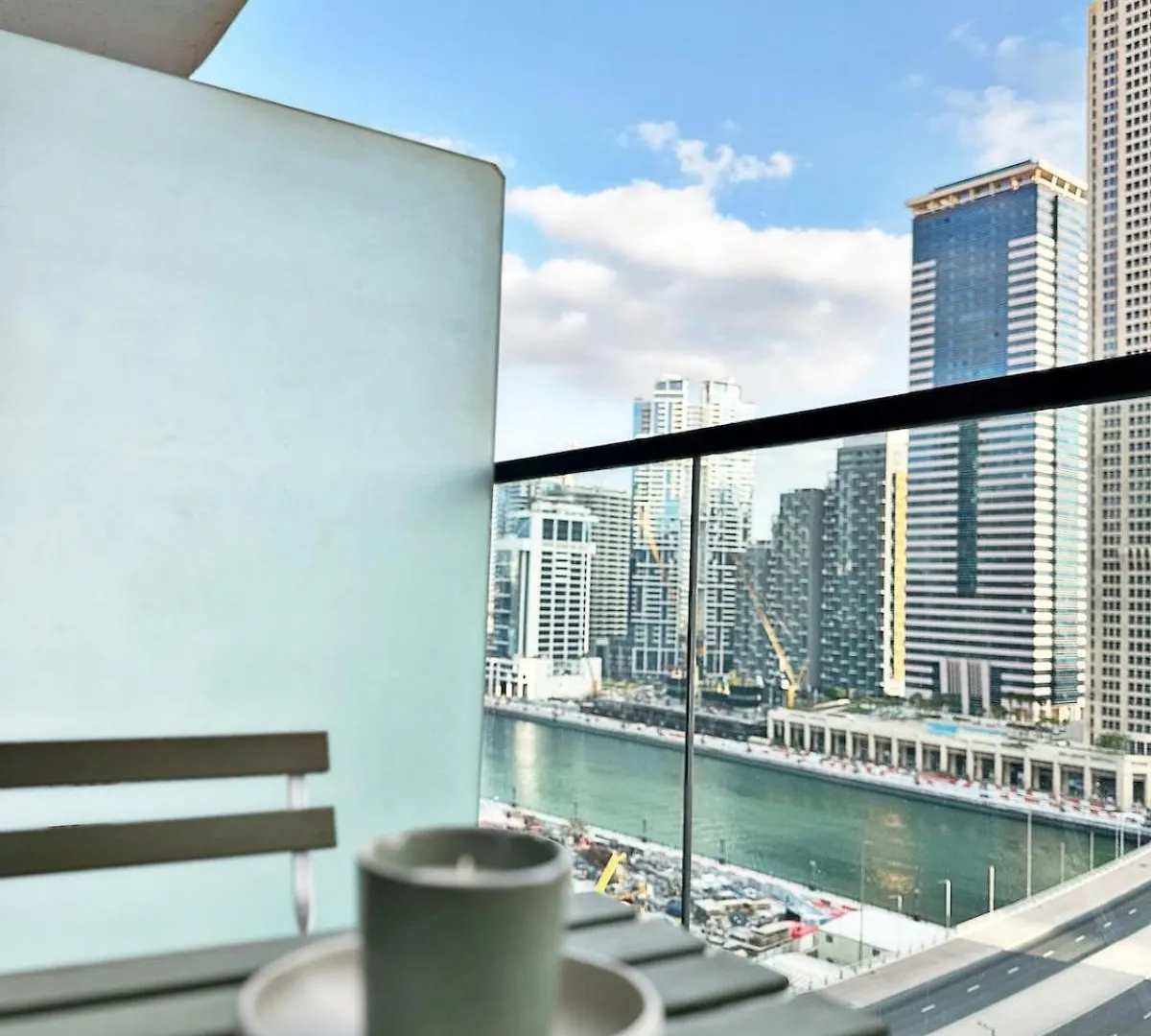 Apartment Burj Bliss - Canal-View Luxury 1Br Downtown Dubai