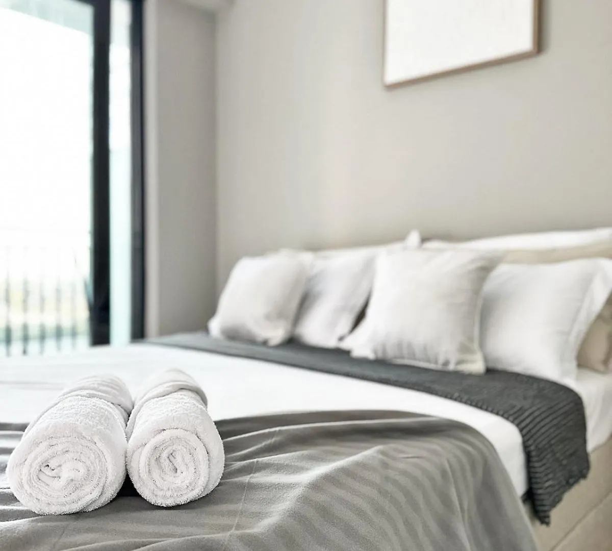 Burj Bliss - Canal-View Luxury 1Br Downtown Dubai 0*,  United Arab Emirates