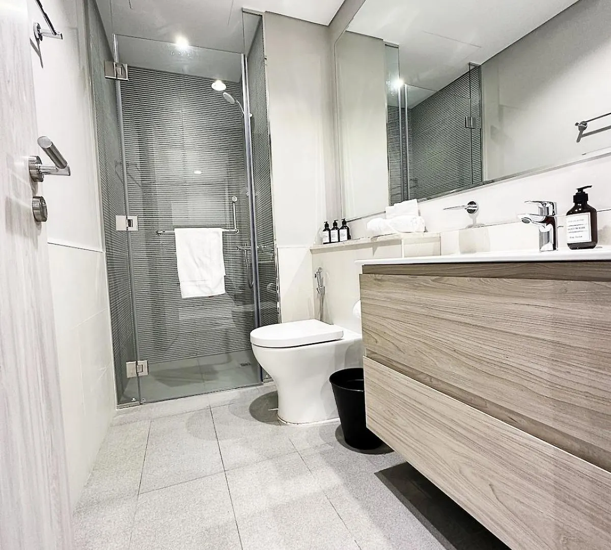 Burj Bliss - Canal-View Luxury 1Br Downtown Dubai